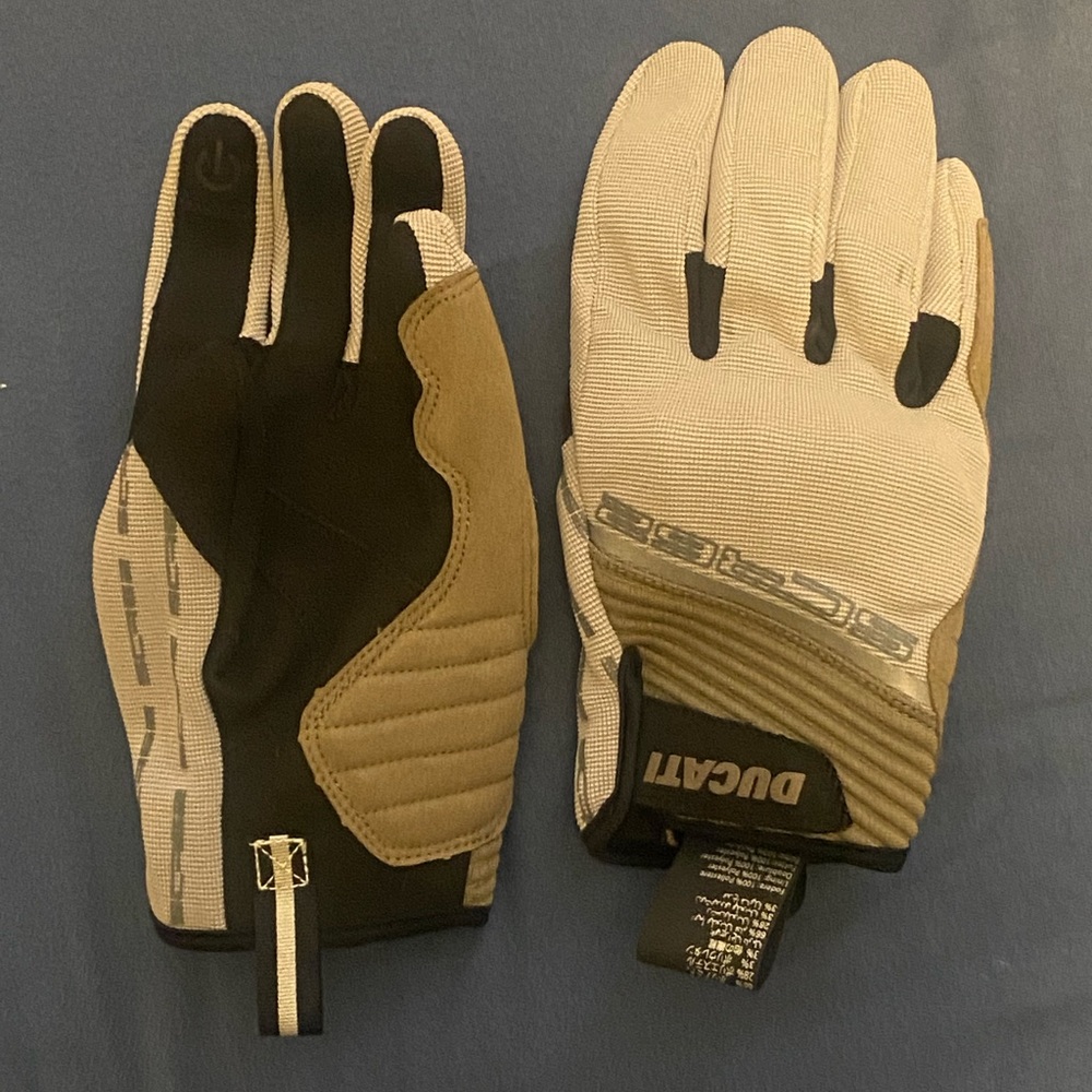 Ducati/Sedici Motorcycle Gloves BRAND NEW (Small)